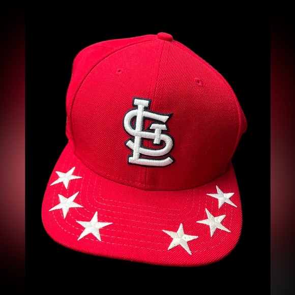 Men’s St. Louis Cardinals Hat with Stars - Picture 1 of 8